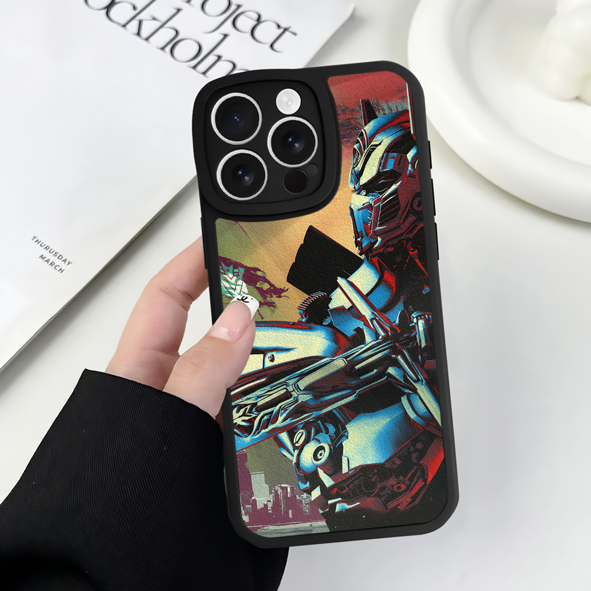 （画像用） Transformers トランスフォーマー 【iPhone 16シリーズ対応】シリコンスマホケース（レザー調） 材質：シリコン